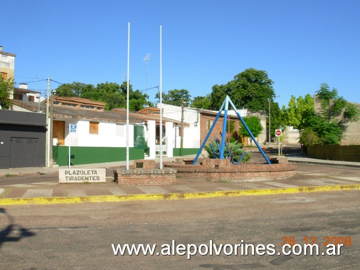 Foto: Plazoleta Tiradentes - Fray Bentos ROU - Fray Bentos (Río Negro), Uruguay