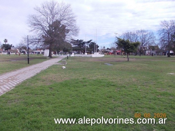 Foto: Grand Bourg - Plaza San Martin - Grand Bourg (Buenos Aires), Argentina