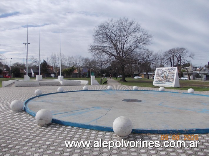 Foto: Grand Bourg - Plaza San Martin - Grand Bourg (Buenos Aires), Argentina