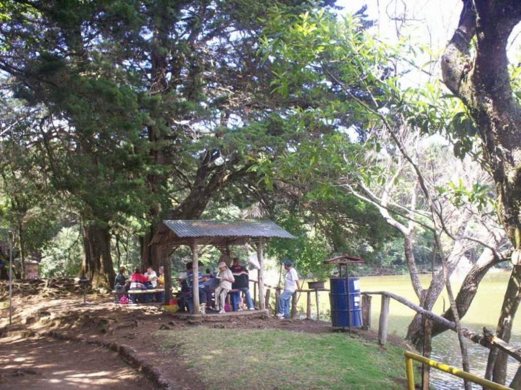 Foto: LAGUNA DE FRAIJANES (Fraijanes De San Isidro De Alajuela) - Fraijanes (Alajuela), Costa Rica