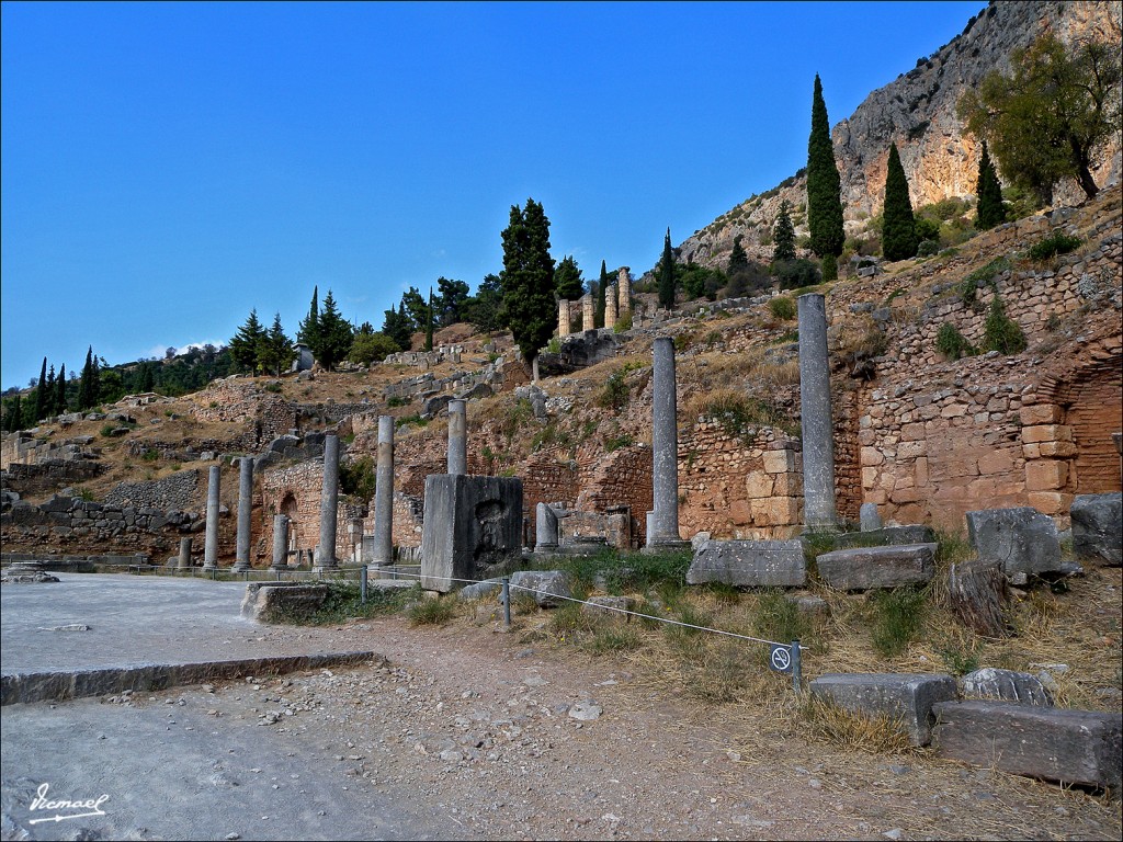 Foto: 111003-011 DELFOS - Delfos, Grecia