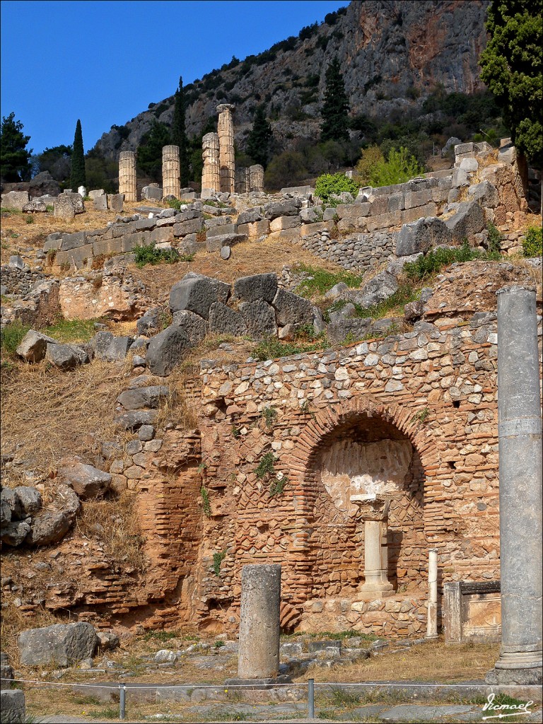 Foto: 111003-014 DELFOS - Delfos, Grecia