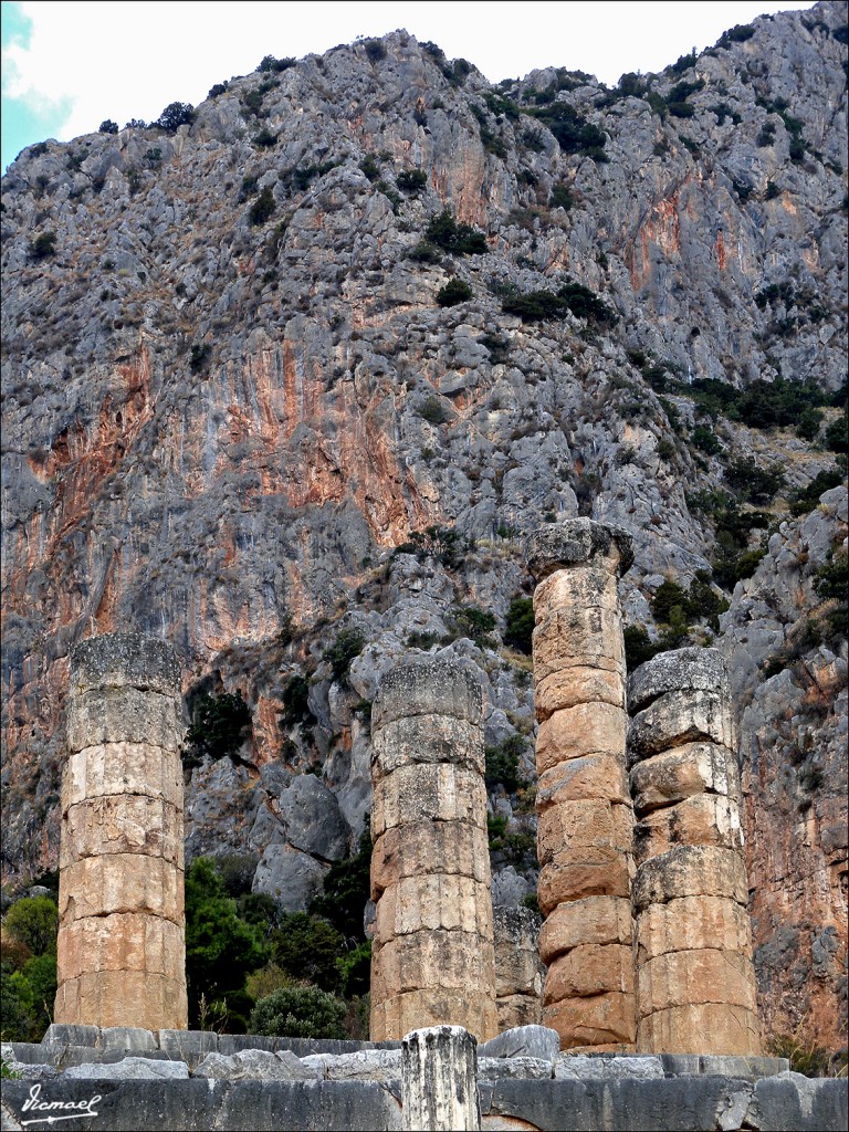 Foto: 111003-030 DELFOS - Delfos, Grecia