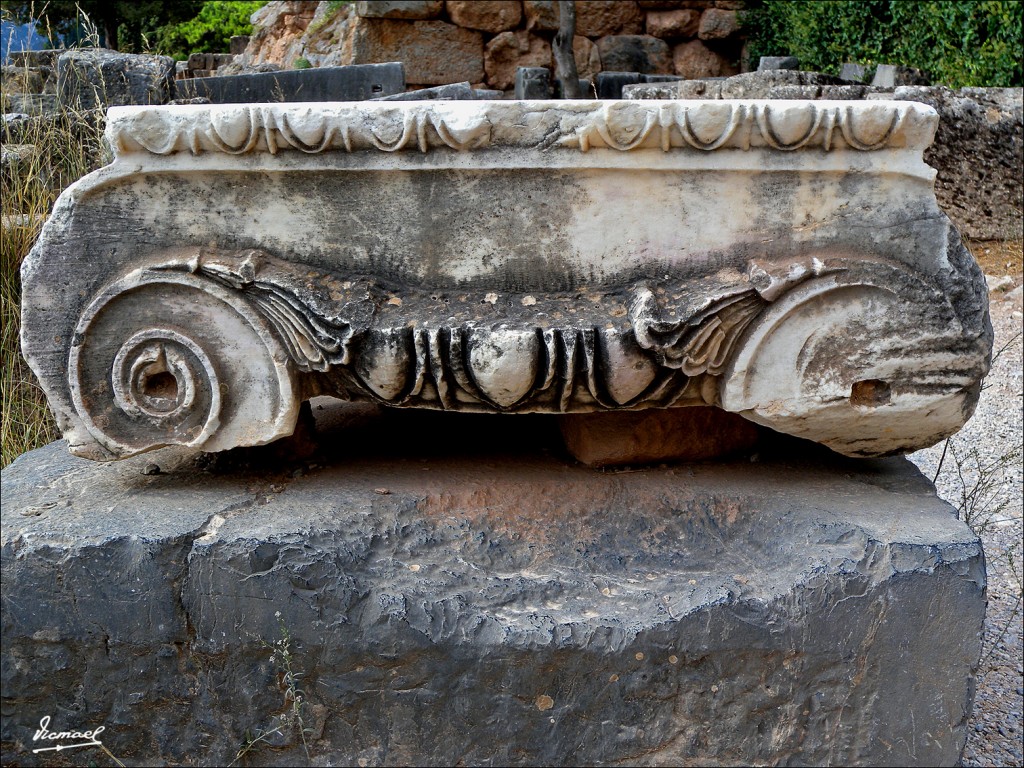 Foto: 111003-038 DELFOS - Delfos, Grecia