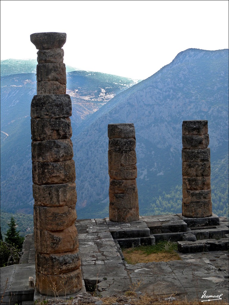 Foto: 111003-075 DELFOS - Delfos, Grecia