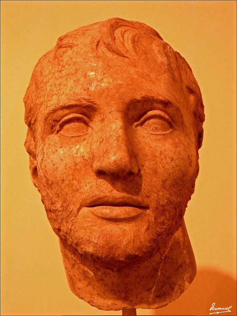 Foto: 111003-158 DELFOS - Delfos, Grecia