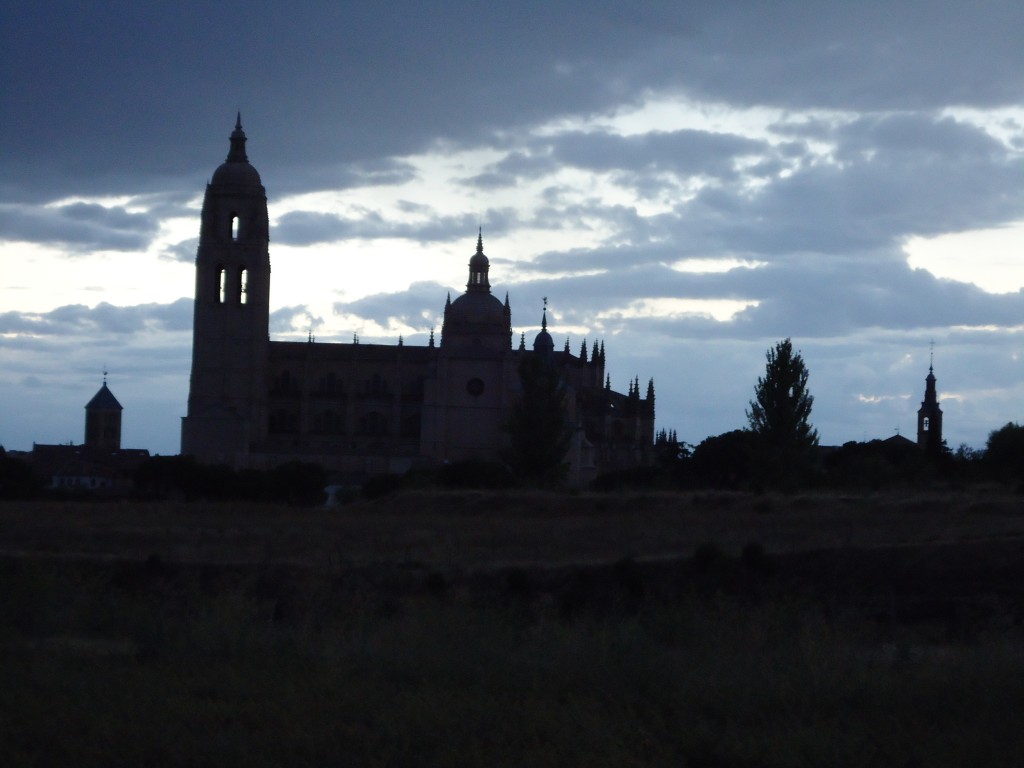 Foto: Amanecer Nublado - Segovia (Castilla y León), España