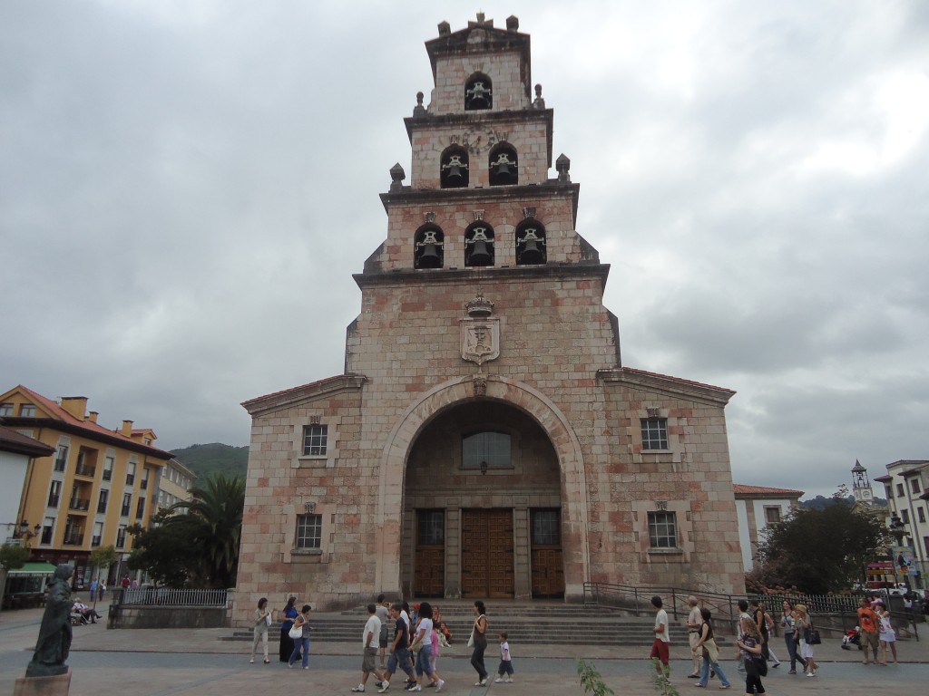 Foto: Iglesia - Cangas De Onis (Asturias), España