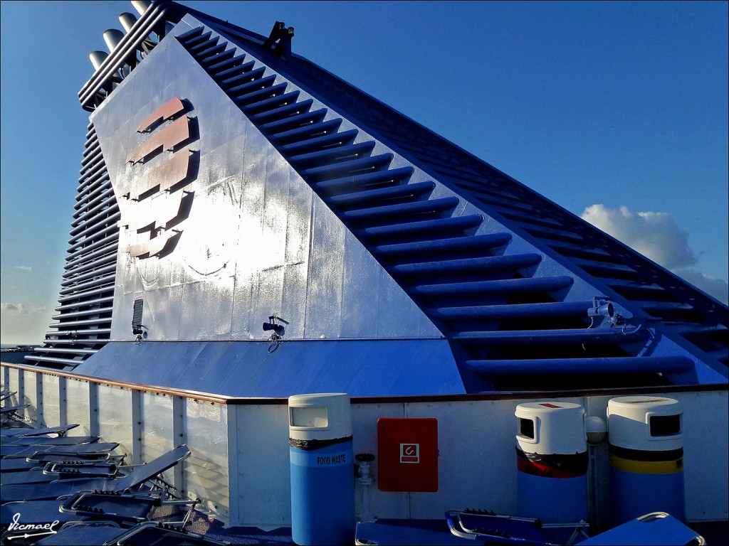 Foto: 110930-041 LOUIS MAJESTY - Mar Egeo (Attica), Grecia