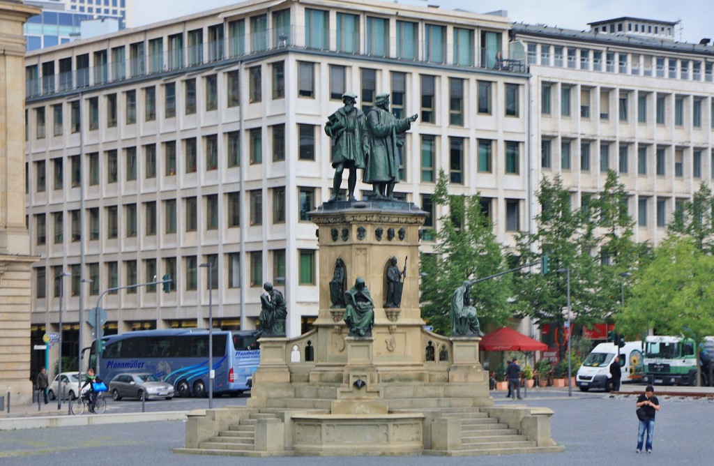 Foto: Estatua de Gutemberg - Frankfurt am Main (Hesse), Alemania