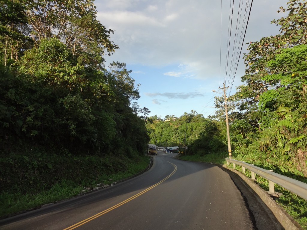 Foto: Entrada al barrio lindo - Shell (Pastaza), Ecuador