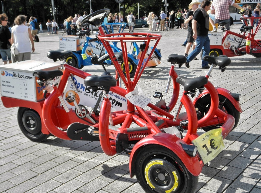 Foto: Bicicleta para varios pasajeros - Berlín (Berlin), Alemania