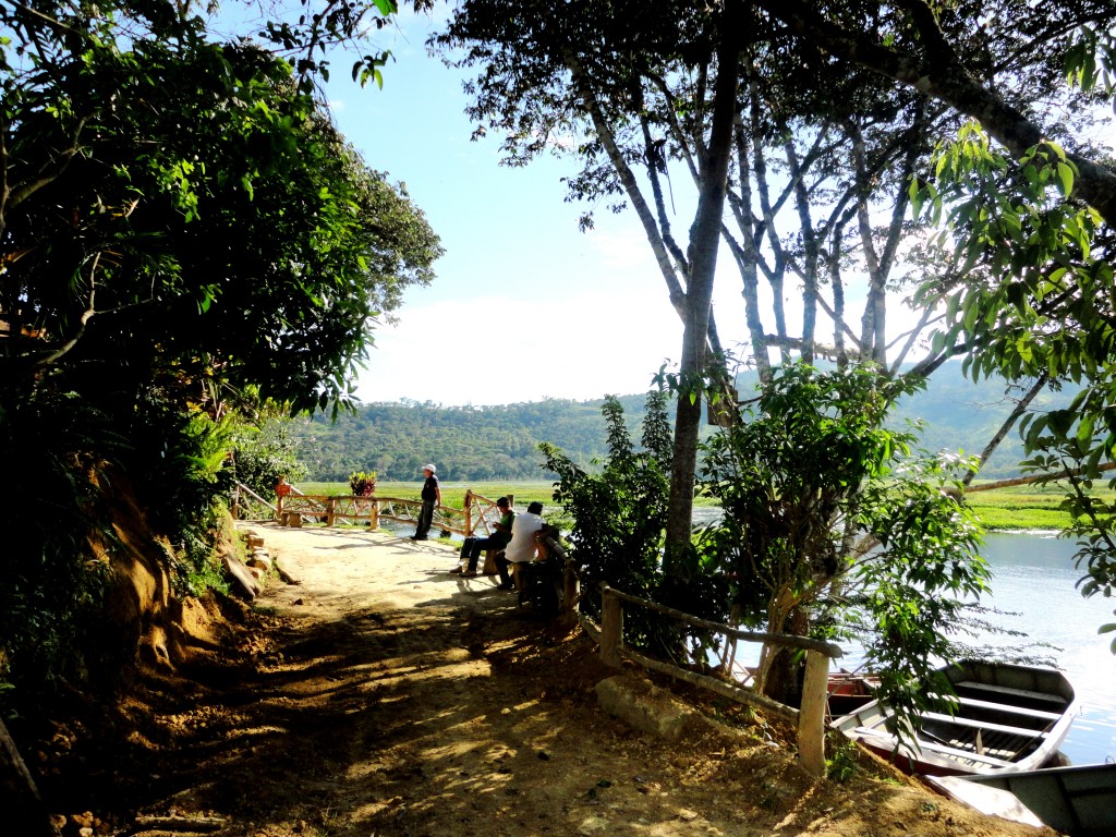 Foto: Paradero De Botes - Villarica (Pasco), Perú