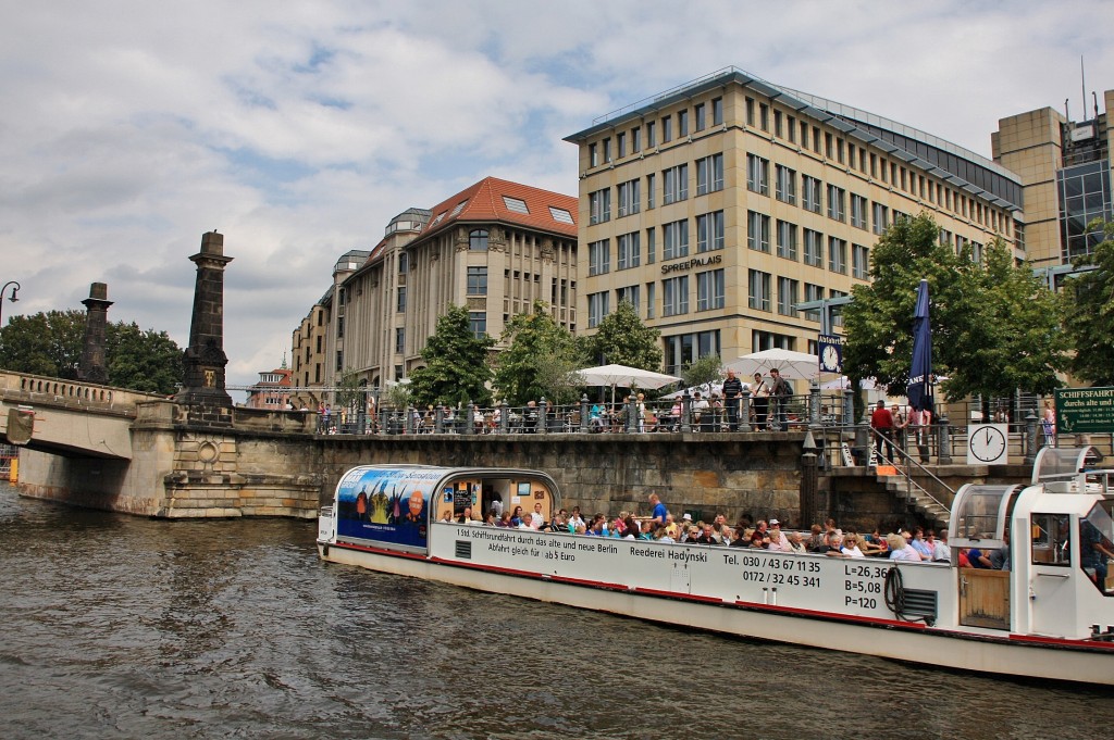 Foto: Navegando por el Spree - Berlín (Berlin), Alemania