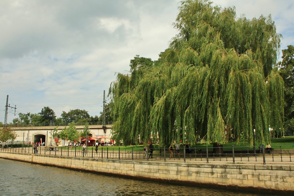 Foto: Navegando por el Spree - Berlín (Berlin), Alemania