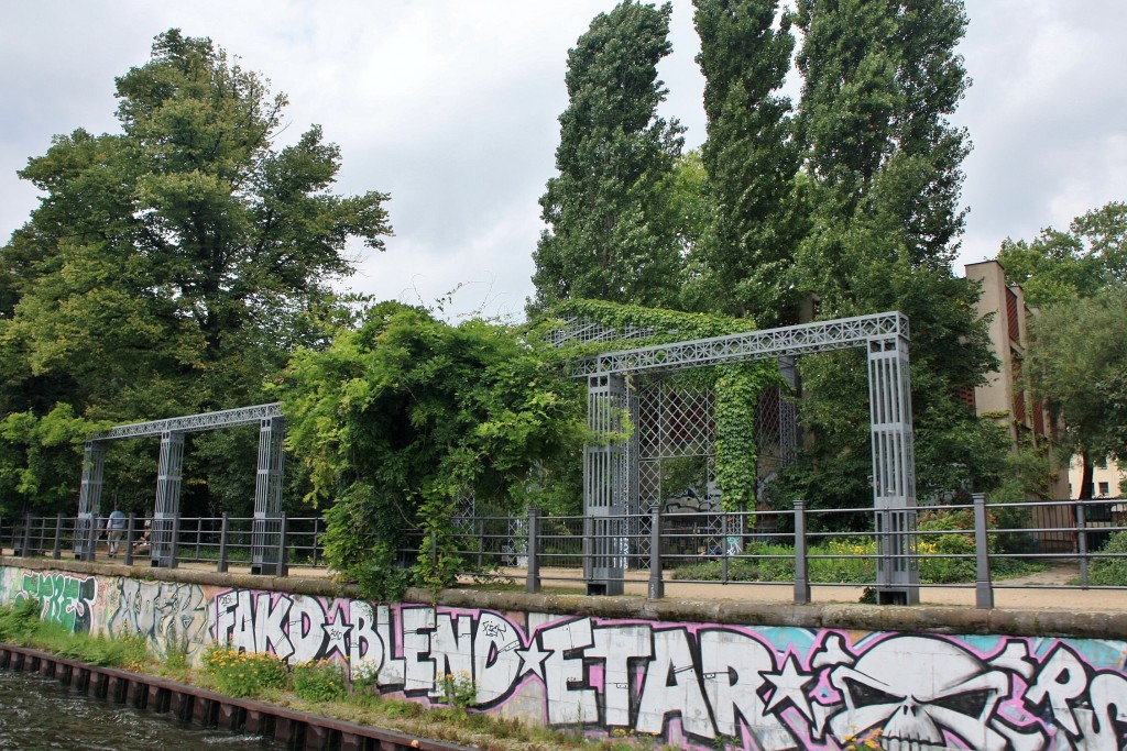 Foto: Navegando por el Spree - Berlín (Berlin), Alemania