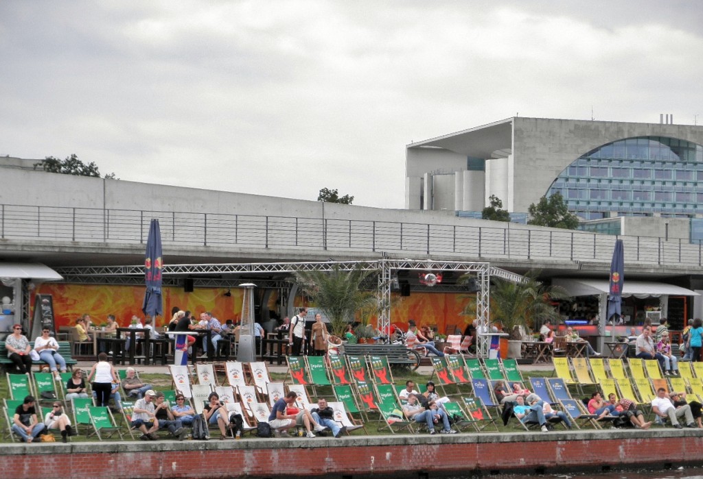 Foto: Navegando por el Spree - Berlín (Berlin), Alemania