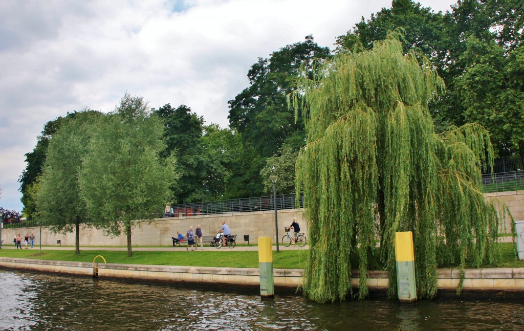 Foto: Navegando por el Spree - Berlín (Berlin), Alemania