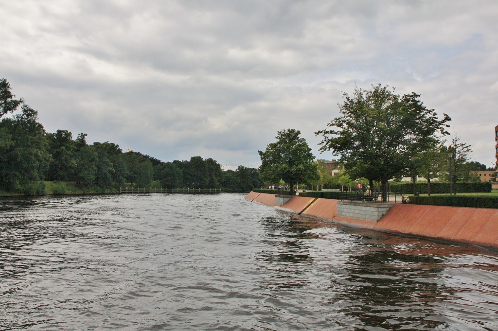 Foto: Navegando por el Spree - Berlín (Berlin), Alemania
