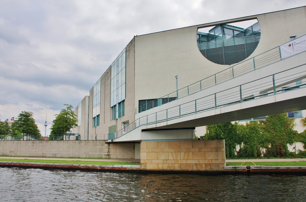 Foto: Cancillería vista desde el Spree - Berlín (Berlin), Alemania