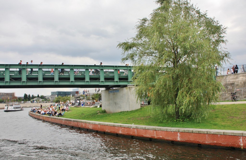 Foto: Navegando por el Spree - Berlín (Berlin), Alemania