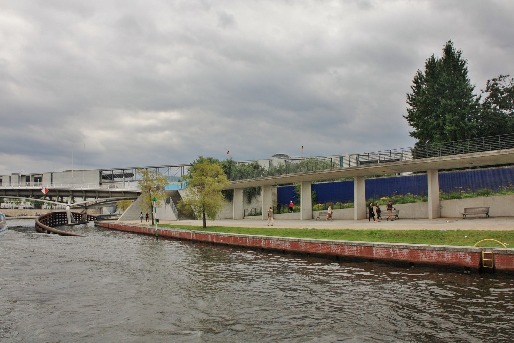 Foto: Navegando por el Spree - Berlín (Berlin), Alemania