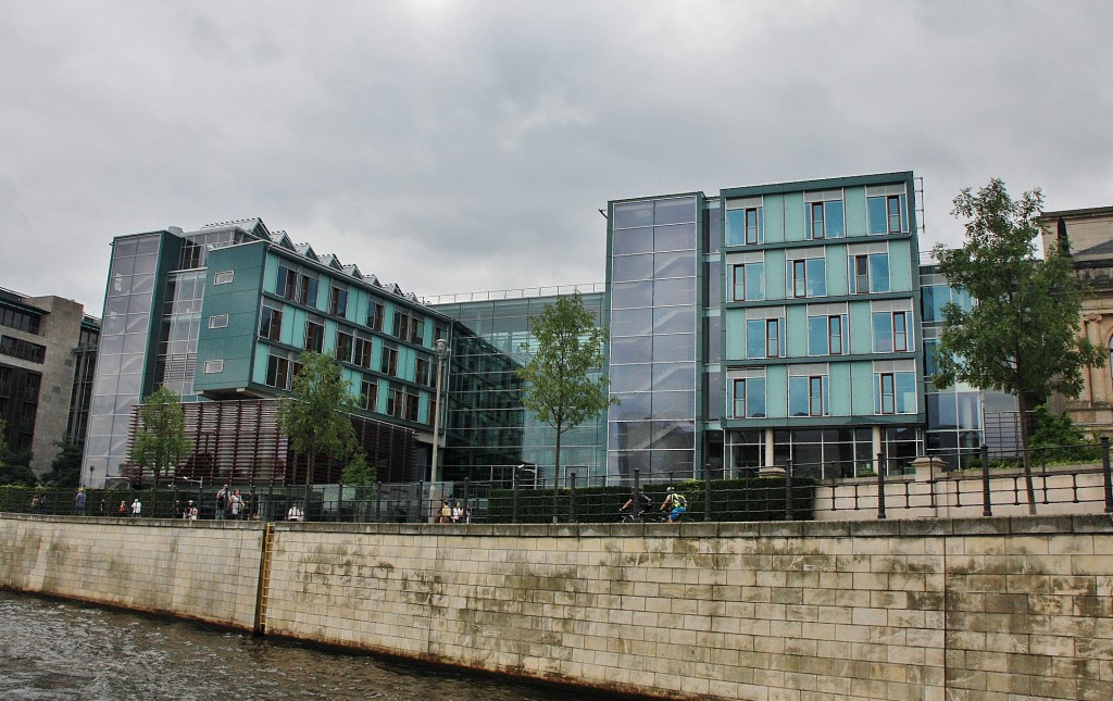 Foto: Navegando por el Spree - Berlín (Berlin), Alemania
