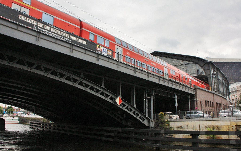 Foto: Puente sobre el Spree - Berlín (Berlin), Alemania