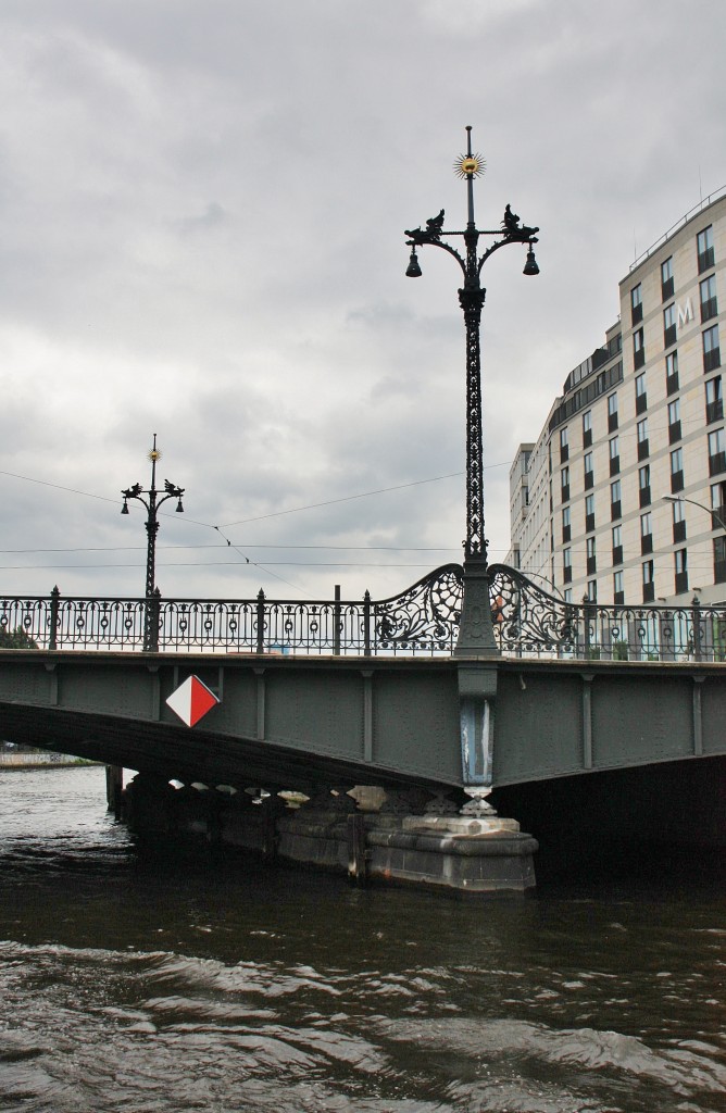 Foto: Navegando por el Spree - Berlín (Berlin), Alemania