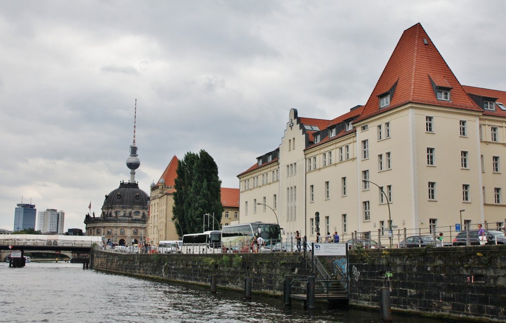 Foto: Navegando por el Spree - Berlín (Berlin), Alemania
