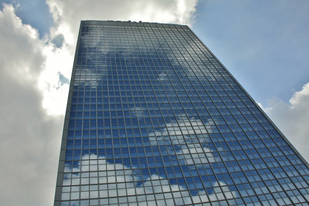 Foto: Reflejos en un edificio - Berlín (Berlin), Alemania