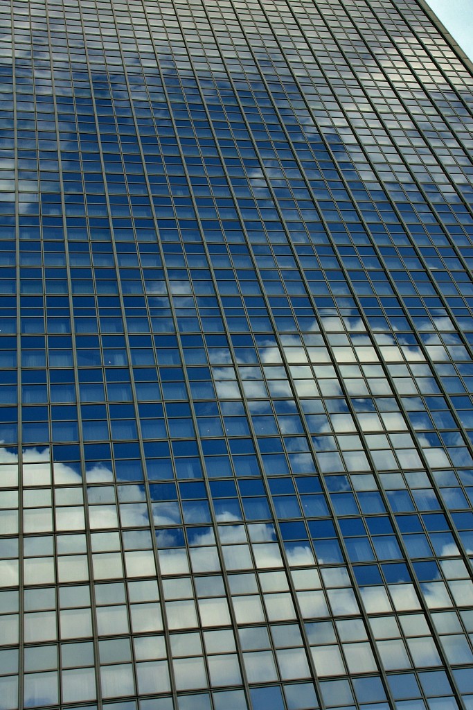 Foto: Reflejos en un edificio - Berlín (Berlin), Alemania