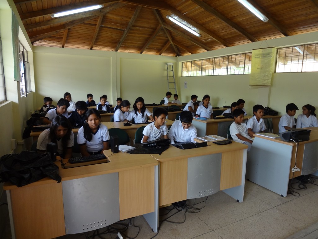 Foto: Colegio Mushullacta - Simón Bolívar (Mushullacta) (Pastaza), Ecuador