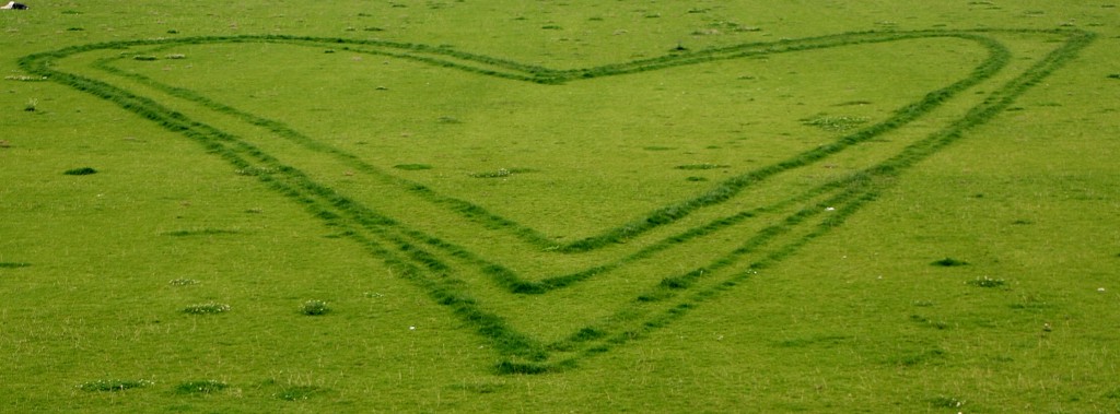 Foto: Corazón junto al rio Spree - Berlín (Berlin), Alemania
