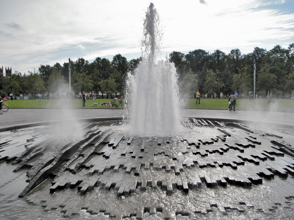 Foto: Fuente en la plaza de la catedral - Berlín (Berlin), Alemania