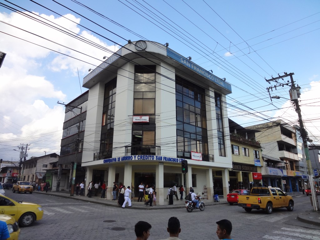 Foto: Edificio - Puyo (Pastaza), Ecuador