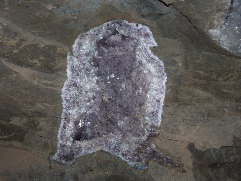 Foto: Minas de piedras semipreciosas. - Wanda (Misiones), Argentina