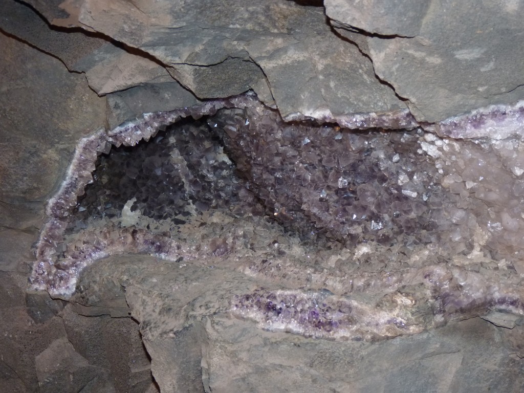 Foto: Minas de piedras semipreciosas. - Wanda (Misiones), Argentina