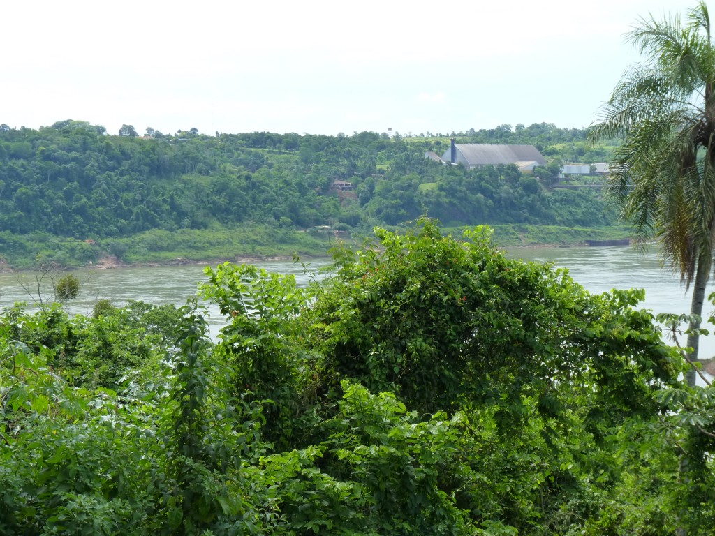 Foto: Costanera - Puerto Iguazú (Misiones), Argentina