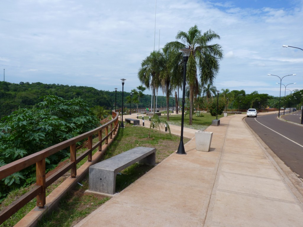 Foto: Costanera - Puerto Iguazú (Misiones), Argentina