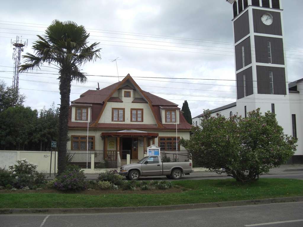 Foto: Casa Parroquial - Río Bueno, Chile