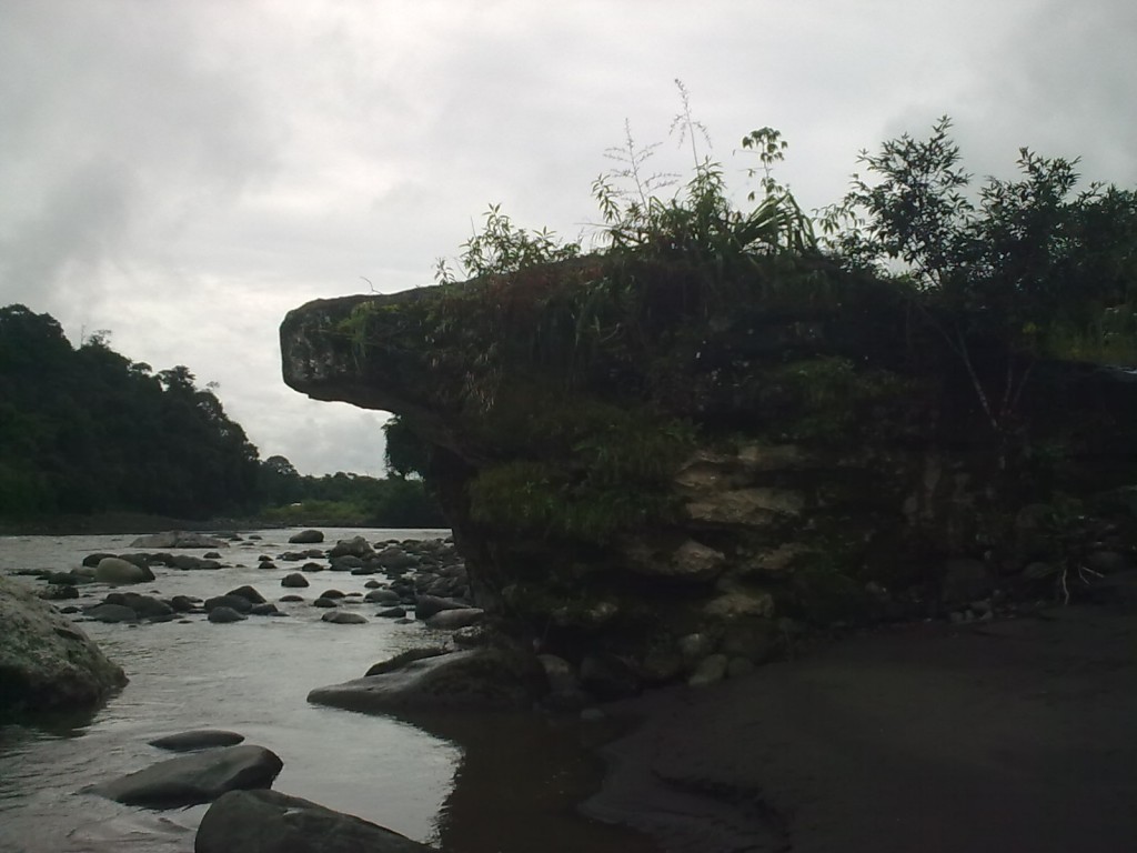 Foto: Antiguo Lugar por donde se transitava - Pyuo (Pastaza), Ecuador