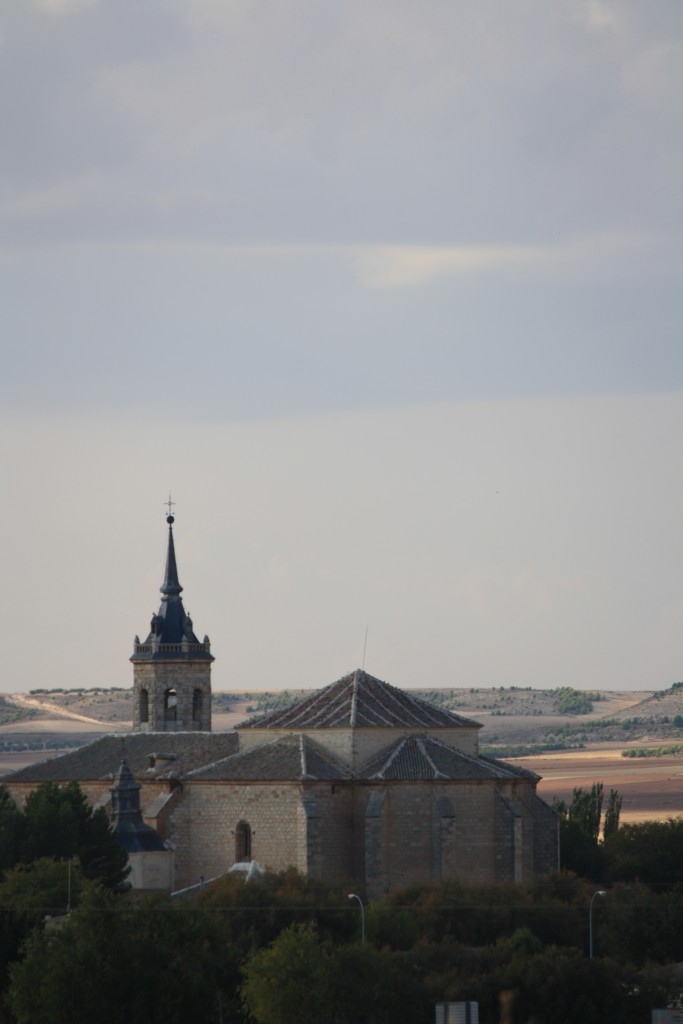 Foto: La Iglesia desde Los Molinos - Tembleque (Toledo), España