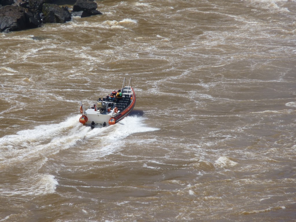 Foto: Río Iguazú. - Cataratas del Iguazú (Misiones), Argentina