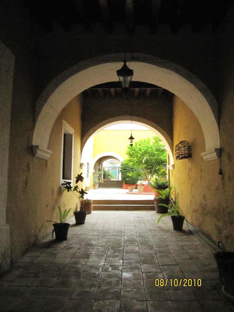Foto: Interior de la entrada de una casa Antigua - Saltillo (Coahuila), México
