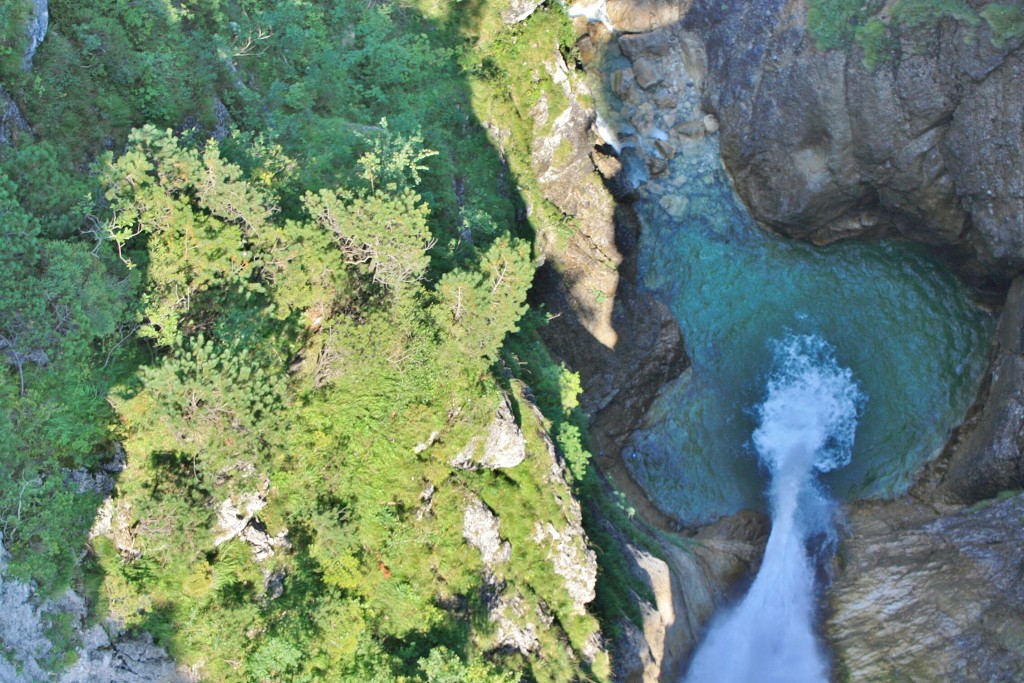Foto: Arroyo junto al castillo - Hohenschwangau (Bavaria), Alemania