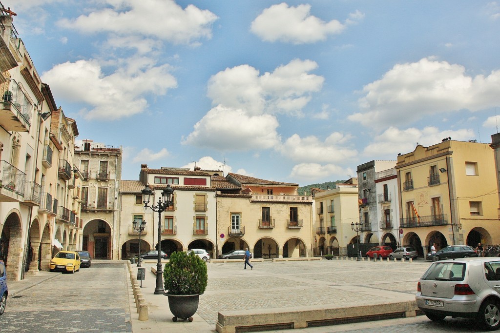 Foto: Plaza Mayor - Amer (Girona), España