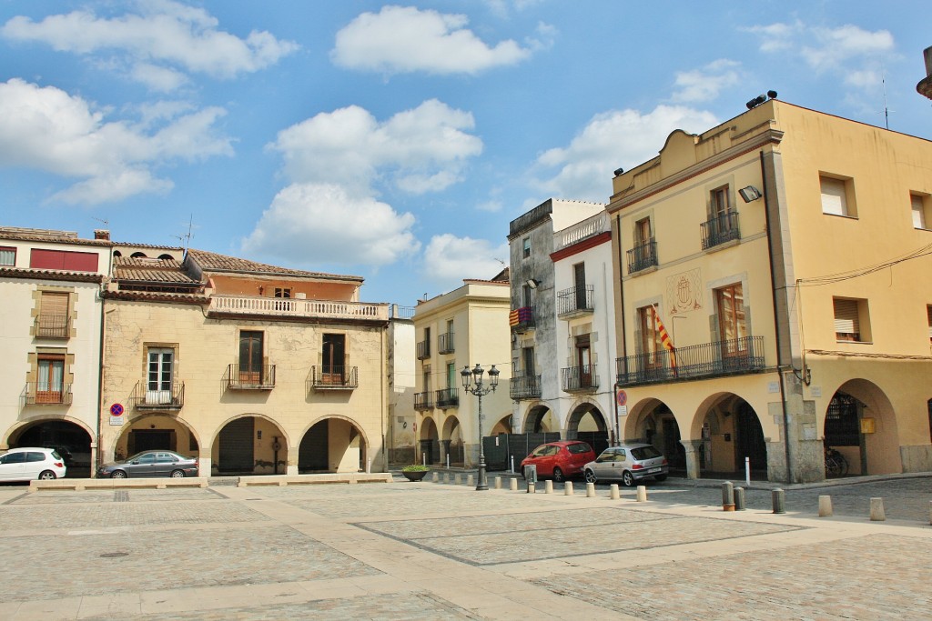 Foto: Plaza Mayor - Amer (Girona), España