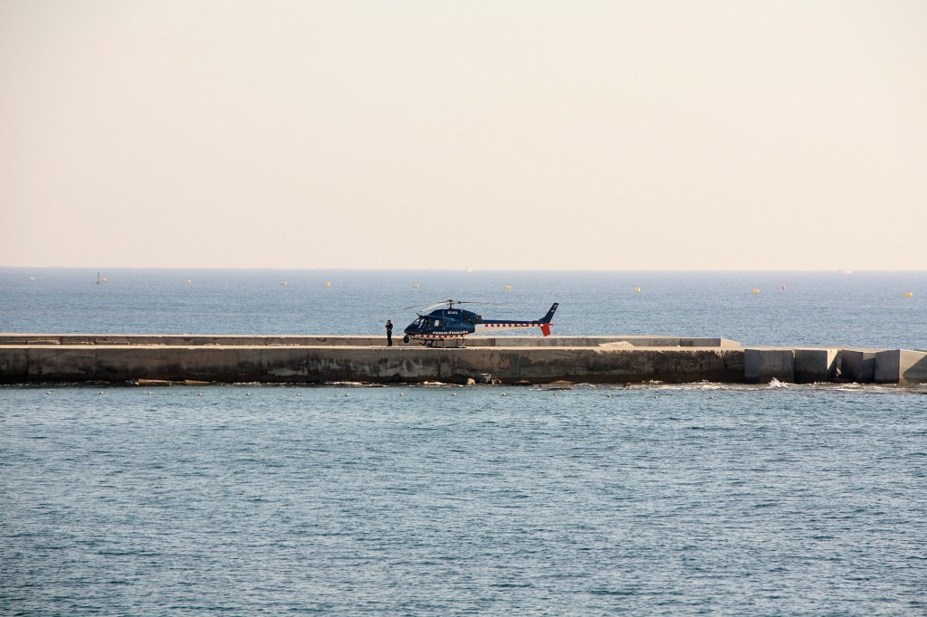 Foto: Helicoptero en el espigón - Barcelona (Cataluña), España