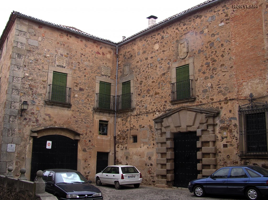 Foto: * CASA DE LOS CONDES DE ADANERO DEL SIGLO XVI - Caceres (Cáceres), España